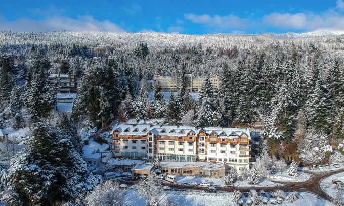 San Carlos de Bariloche Hotel | Scenic Room in Tranquil Setting – Close to Bariloche’s Attractions and Slopes