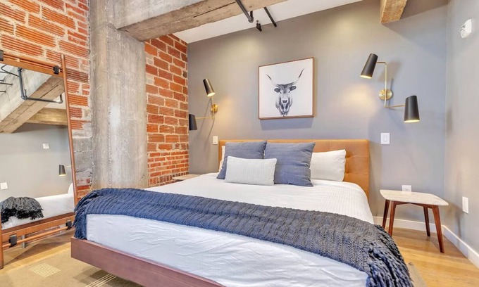 Downtown San Antonio Apartment | Scenic Urban Escape | Kitchen & Laundry | Explore San Antonio's Top Landmarks