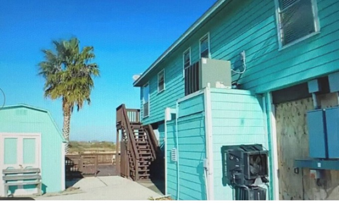 Port Alto House | Scenic views and lots of room for big families!