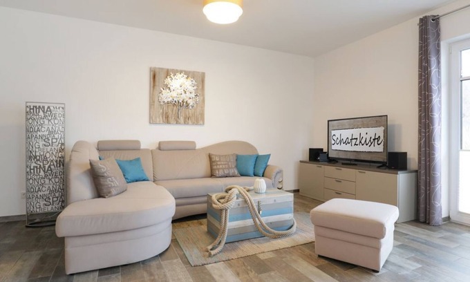 Tarnewitz Apartment | Schatzkiste Reetdachhaus