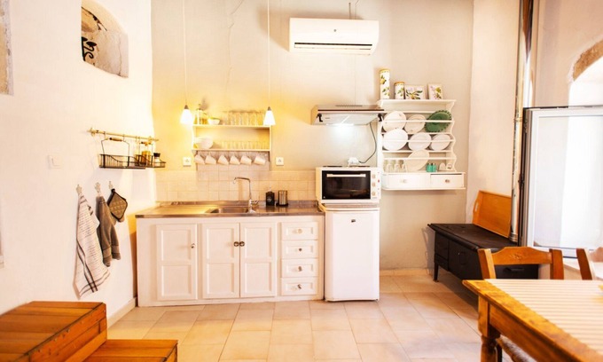 Kouses Apartment | Schefflera Apt, Cretan Traditional House