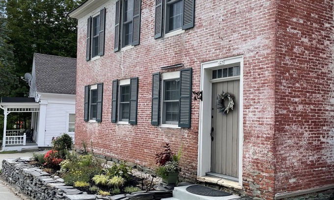 Rochester House | School Brick House is the perfect location for a vacation