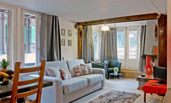 Wengen Apartment | Schweizerhof Apt. B by Interhome