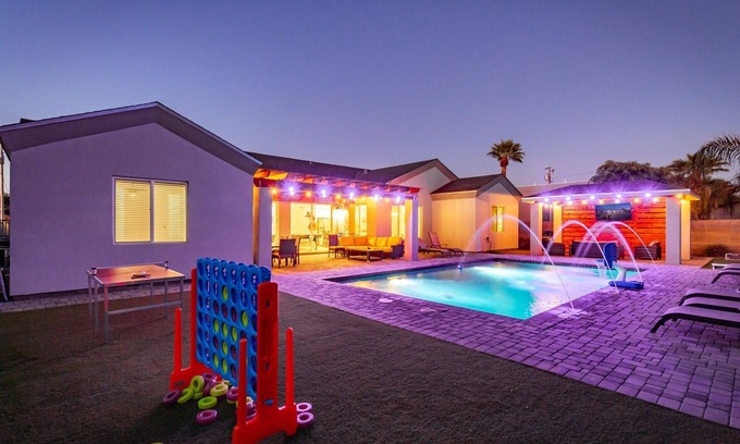 Paradise Valley Village House | ScottsdaleStays-9BR/6BA 2022 Luxury Estate – Pool, Spa, Sport Courts, Sleeps 20+
