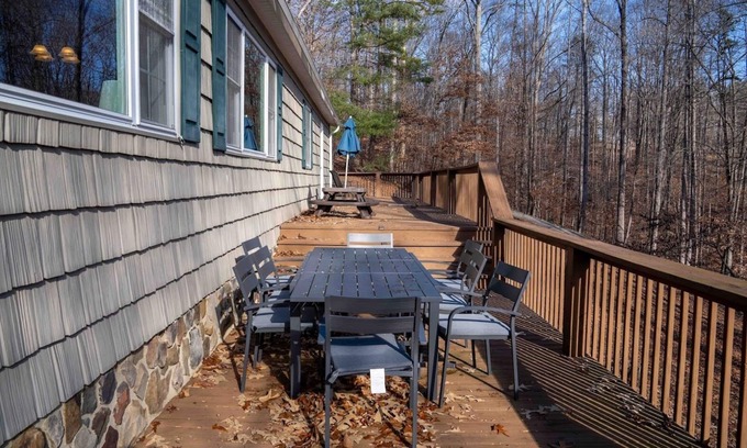 Goodview House | Screne Cabin, Dock, Beach, HotTub, FirePit, Kayak