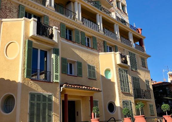 Juan-les-Pins Apartment | Sea Apartment - Le Pin Doré