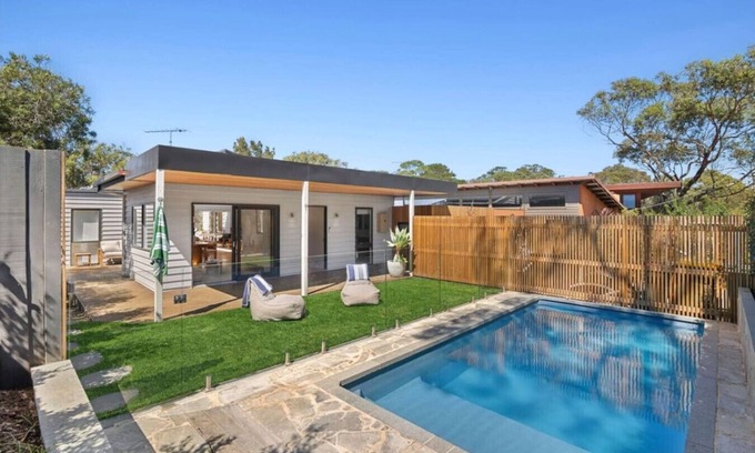 Jan Juc House | Sea Breeze Pool House - Jan Juc