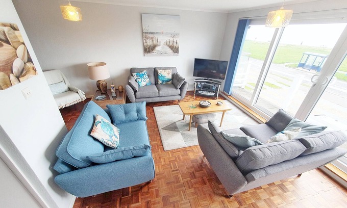 Selsey Cottage | Sea Breeze, Selsey - a town house that sleeps 6 guests in 3 bedrooms