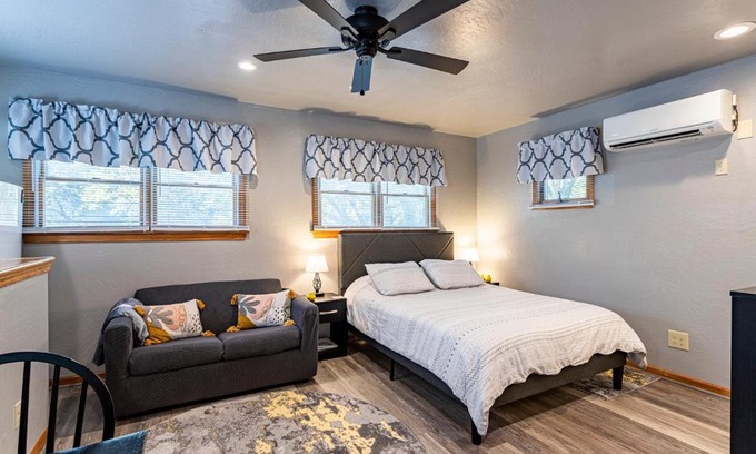 Kill Devil Hills Apartment | Sea Cave, OBX gem, private studio, couple's nest!