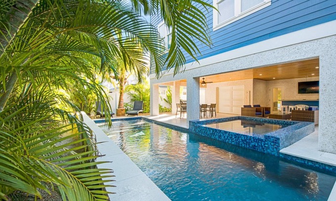 Bradenton Beach House | Sea Forever by AMI Locals