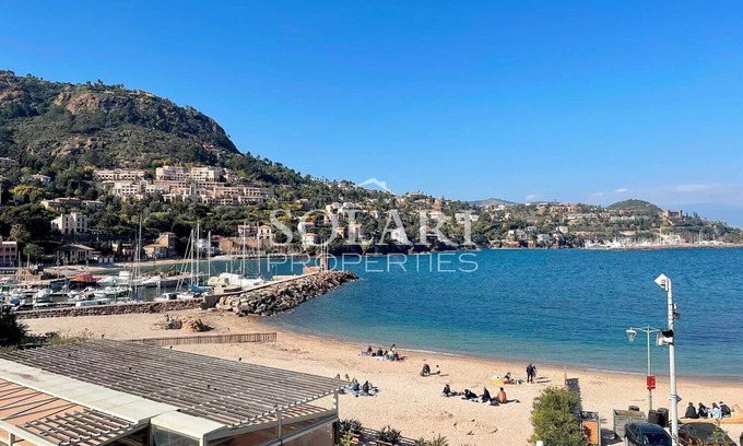 Theoule-sur-Mer Apartment | Sea front apartment in Theoule - 4 people