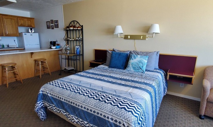 Lincoln City Condo | Sea Gypsy Oceanfront Condo, Sunsets, Bonfires, Your vacation starts here!