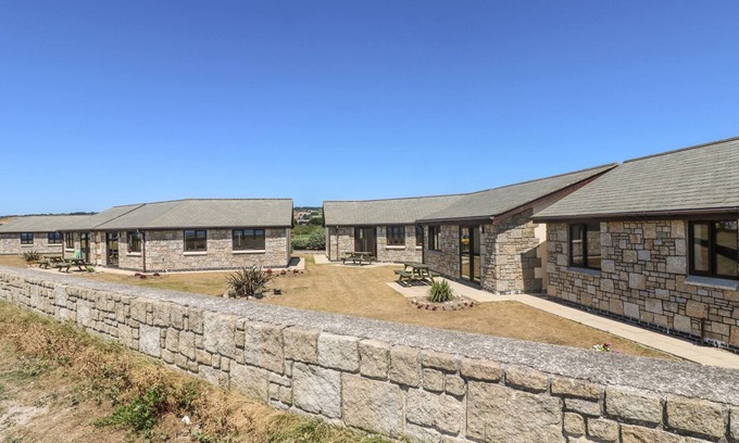 Longrock House | SEA HORSES, family friendly, country holiday cottage in Marazion