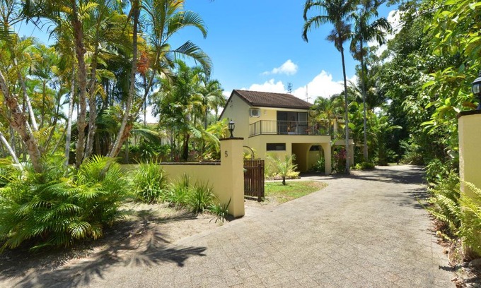 Port Douglas Villa | Sea La Villa Port Douglas