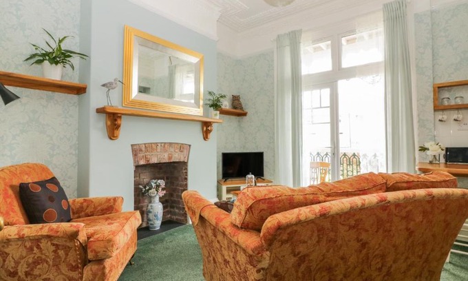 Roundham Apartment | Sea Peeps