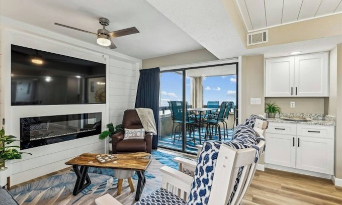 North Myrtle Beach Condo | Sea Pointe 901- Luxurious 5BR Corner Unit- Pool