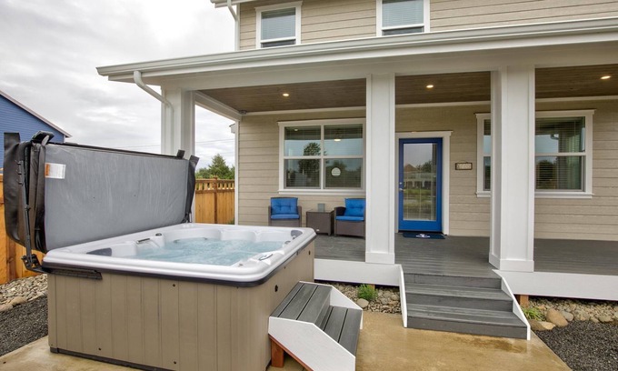 Ocean Shores House | Sea Swept Mermaid - Oyhut Bay Seaside Village
