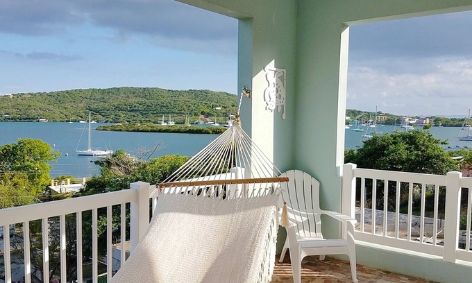 Culebra Pueblo Apartment | Sea Turtle Studio – Upscale Waterview Retreat, Stunning Sunrises & Full Kitchen!