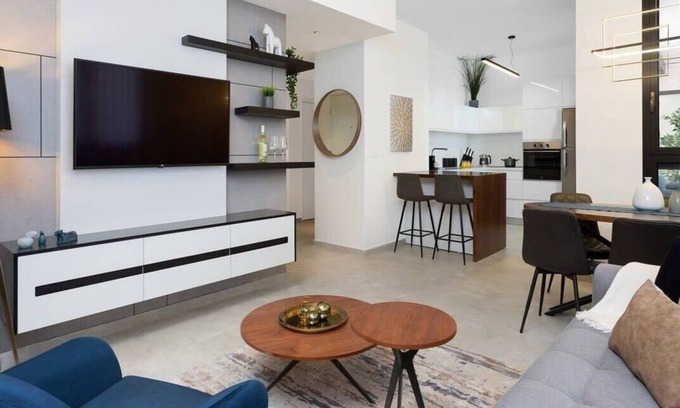 Kerem HaTeimanim Apartment | Sea View 2 BR near Shouk Hacarmel by HolyGuest