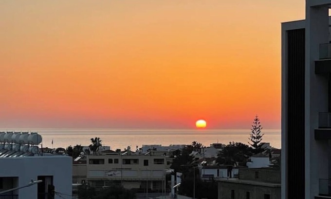 Paphos Apartment | Sea view between beach and old town
