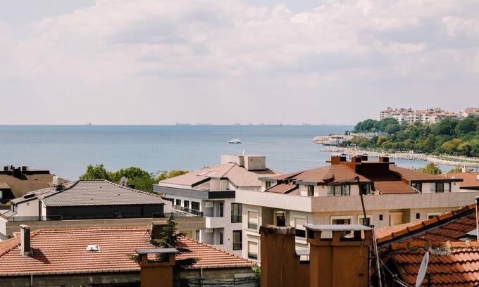 Fenerbahce Apartment | Sea View Duplex with Terrace 5 min to Marina