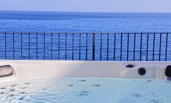 Praiola House | sea view house with Etna behind