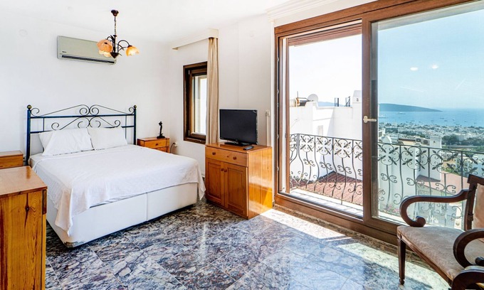 Bodrum Villa | Sea View House w Garden and Balcony 8 min to Beach