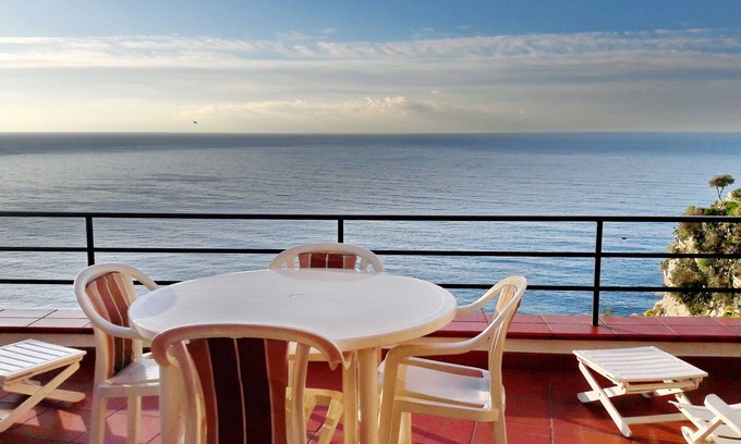 Ventimiglia House | Sea view house with large terrace