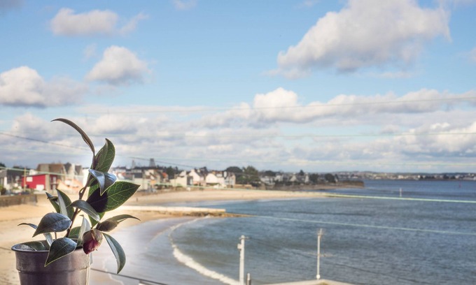 Larmor-Plage Apartment | Sea view Larmor-Plage apartment by the sea