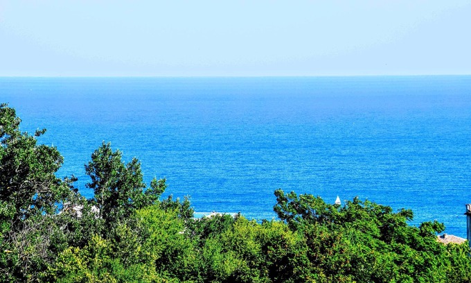 Balchik Villa | Sea view, Private Heated Pool, Luxury Villa, Botanical Gardens walking distance.