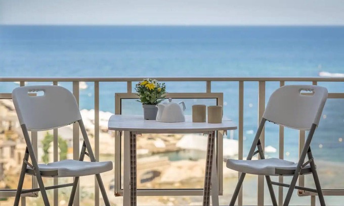 Paceville Condo | SEA-VIEW RETREAT 2 !