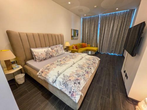 Manama Apartment | Sea View Studio Perfect for Couples In Harbour Row