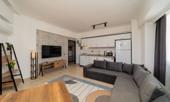 Lara Apartment | Sea View Urban Flat with Balcony in Antalya