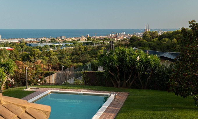 Mas Ram Villa | Sea View Villa with Spa, Cinema , BBQ