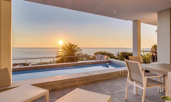 Camps Bay Villa | Sea View Villa with Private Pool Casa Di Sorrento
