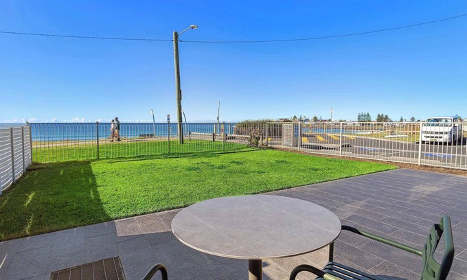 Warilla Apartment | Seabreeze on the Beach "Brise"