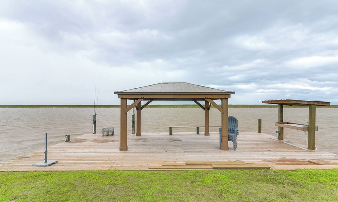 Cedar Lane House | Seabreeze Retreat: Waterfront Home Near Sargent