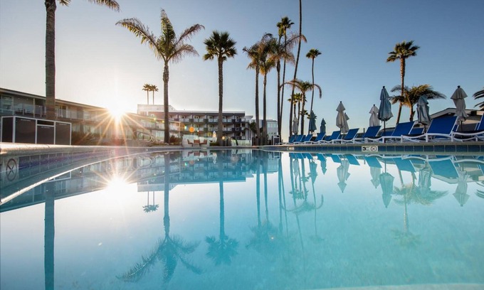 Motel District Hotel | SeaCrest OceanFront Hotel