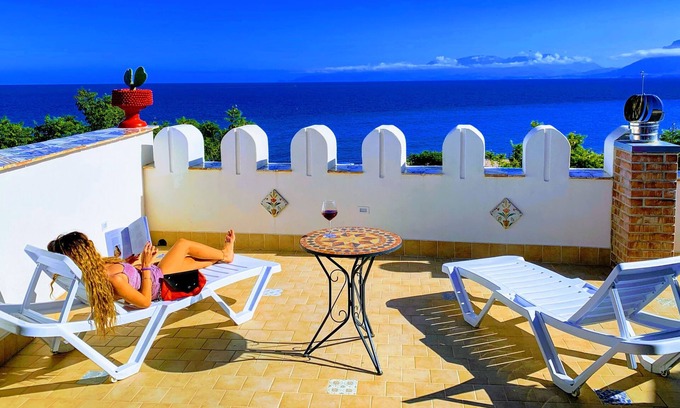 Porticello Apartment | Seafront House Gabbiano Azzurro