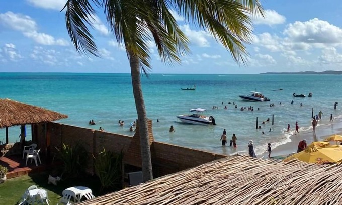 Barra Grande House | Seafront house opposite the Way of Moses