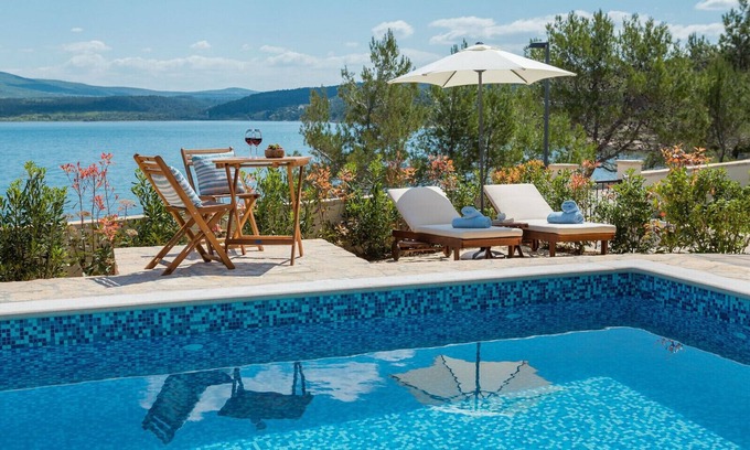 Pridraga Villa | Seafront Villa Noah with heated pool