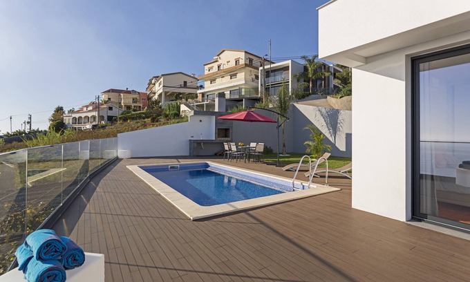 Arco da Calheta House | Searenity Vacations Home I, west of the Island