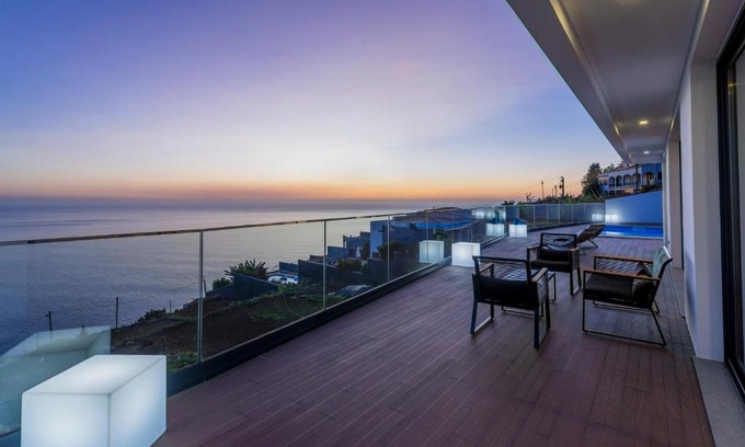 Arco da Calheta House | Searenity Vacation Home I by An Island Apart