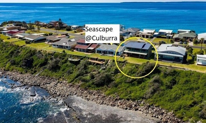 Culburra Beach House | Seascape @Culburra. Waterfront, 4B4B, 180 degree views. Dog friendly