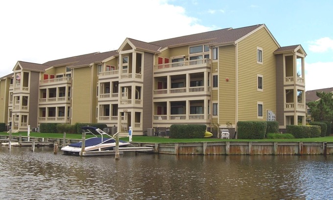 Heron Harbour Isle Condo | Seascape-Heron Harbour 206-10-Baywater 120th St,Free WiFi,Pool,W/D,AC