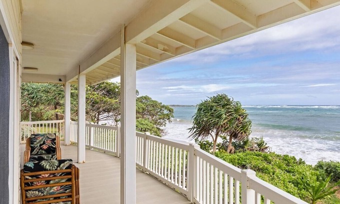 Laie House | Seascape Serenity Cottage - Beachfront, Large Yard