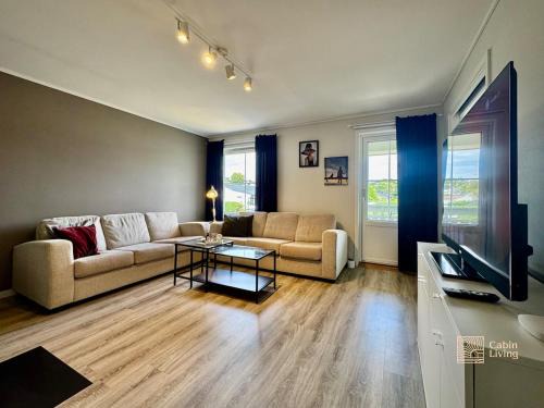 Fevik Apartment | Seaside apartment 2 balconies & sea view Grimstad