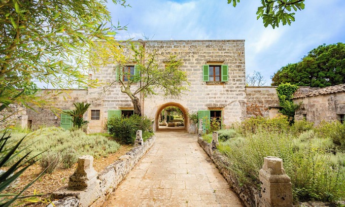 Spongano Villa | Seaside farmhouse with swimming pool surrounded by quietness