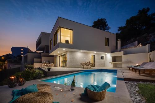 Gradac Villa | Seaside luxury villa with a swimming pool Zaostrog, Makarska - 19037