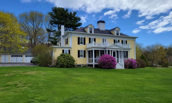 Cape Neddick House | Seaside Retreat: 5-Bedroom Oceanview Cottage with Timeless Charm